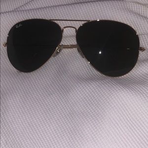Ray-ban aviator classic sunglasses 😎